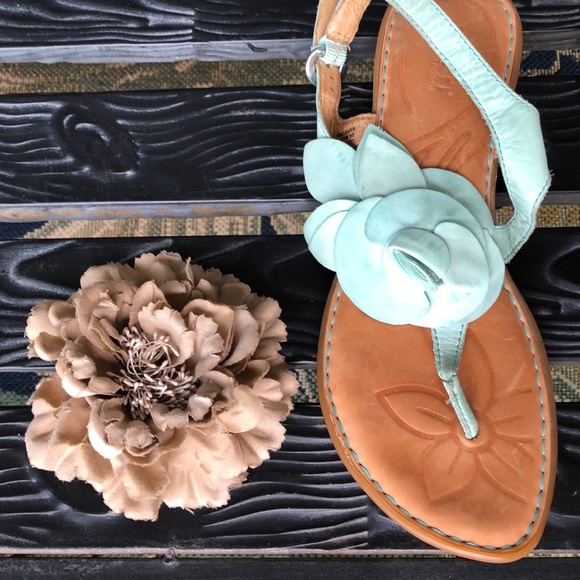 Born Leather Thong Sandal - Picture 6 of 8